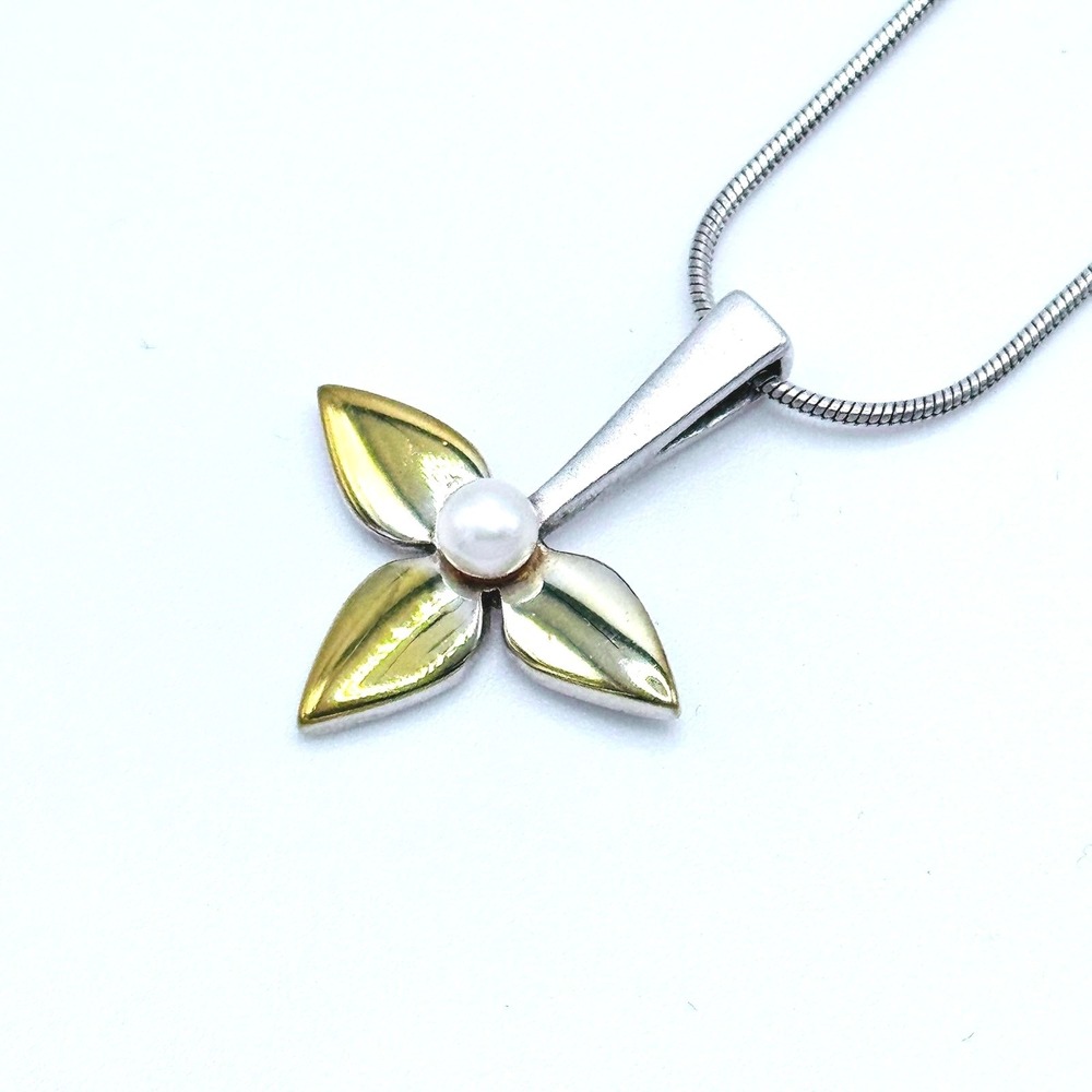 925 Sterling Silver Floral Pendant Vintage Necklace MOP‎ Center 16" Minimalist